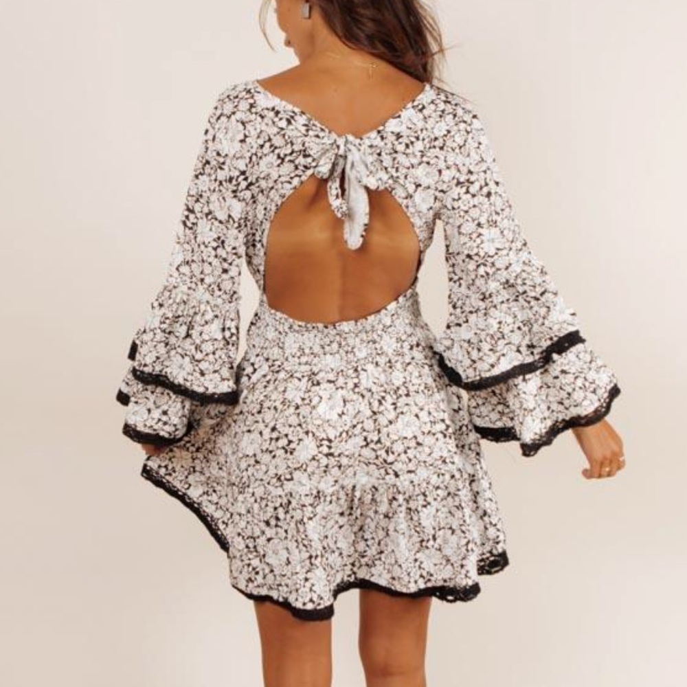 Bohme Tiger Lily Bell Sleeve Dress- Size Medium